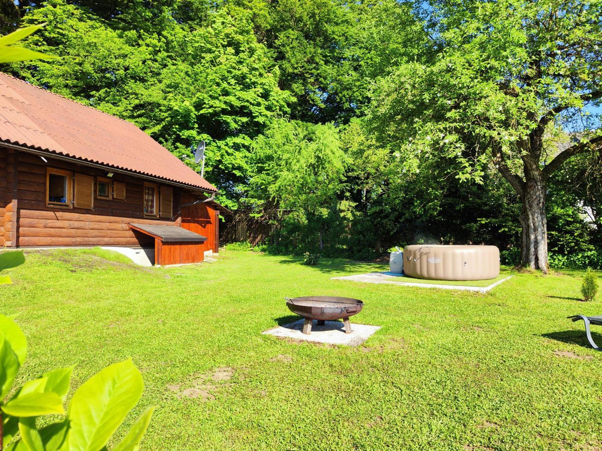 Silent Orchard Vila Naklo Exterior foto